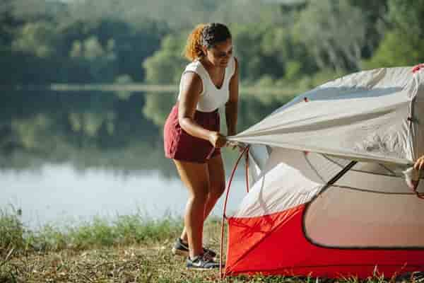 What to Wear When Going Hiking in the Summer 1